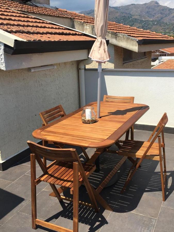 ジャルディーニ・ナクソス Beda House Panoramica E Tranquillaヴィラ エクステリア 写真